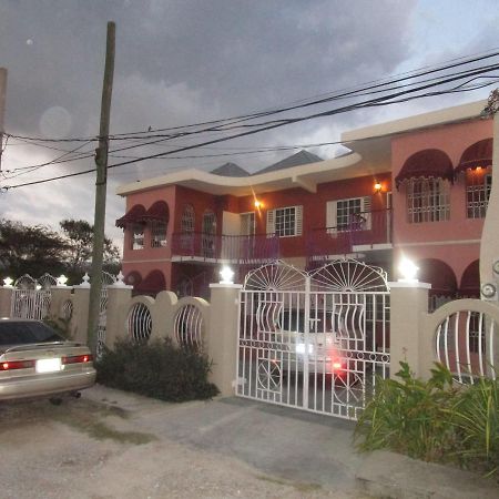 The Residence Portmore Apartments Экстерьер фото