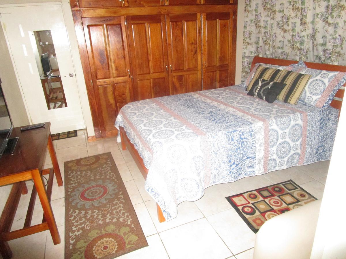 The Residence Portmore Apartments Экстерьер фото