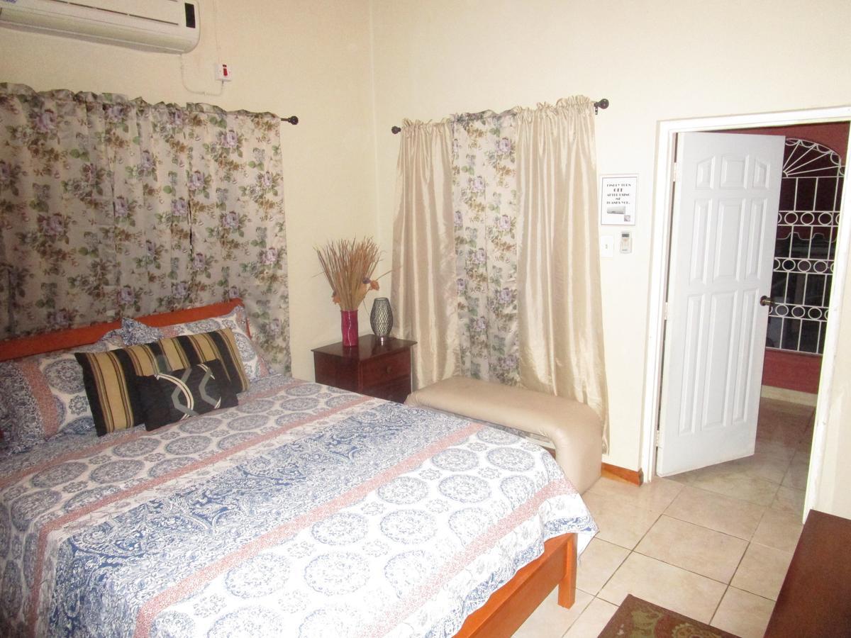 The Residence Portmore Apartments Экстерьер фото